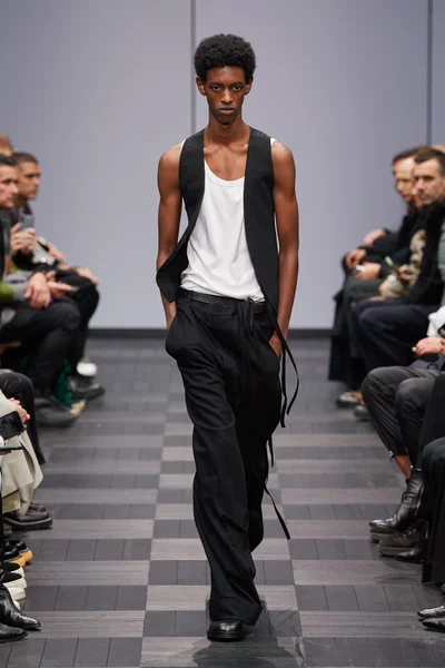 Look 27